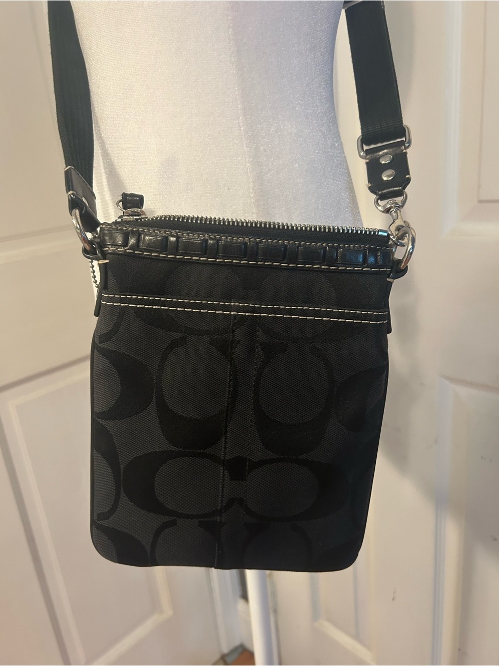 Coach 2006 Black Crossbody with Snake-Print Accent - Picture 6 of 6